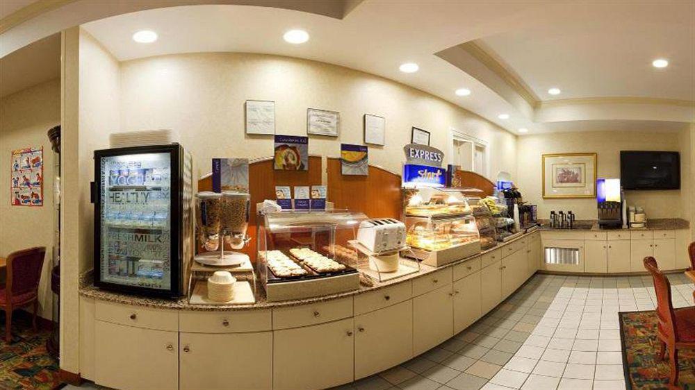 Holiday Inn Express Hotel & Suites Meadowlands Area By Ihg Carlstadt Eksteriør billede
