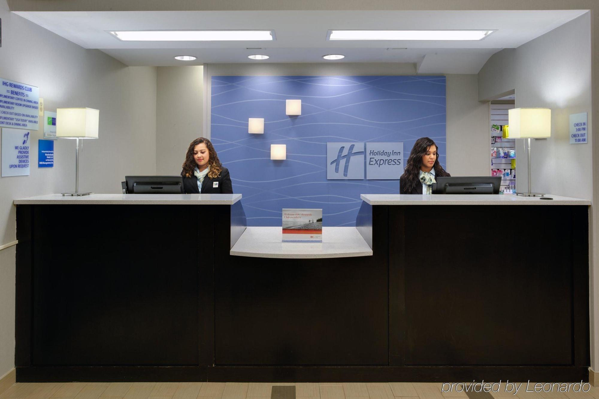 Holiday Inn Express Hotel & Suites Meadowlands Area By Ihg Carlstadt Eksteriør billede